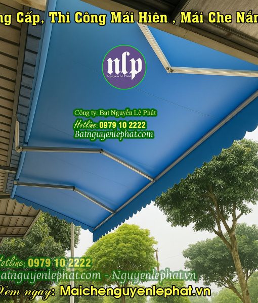 Mái hiên quay tay che nắng mưa trước nhà